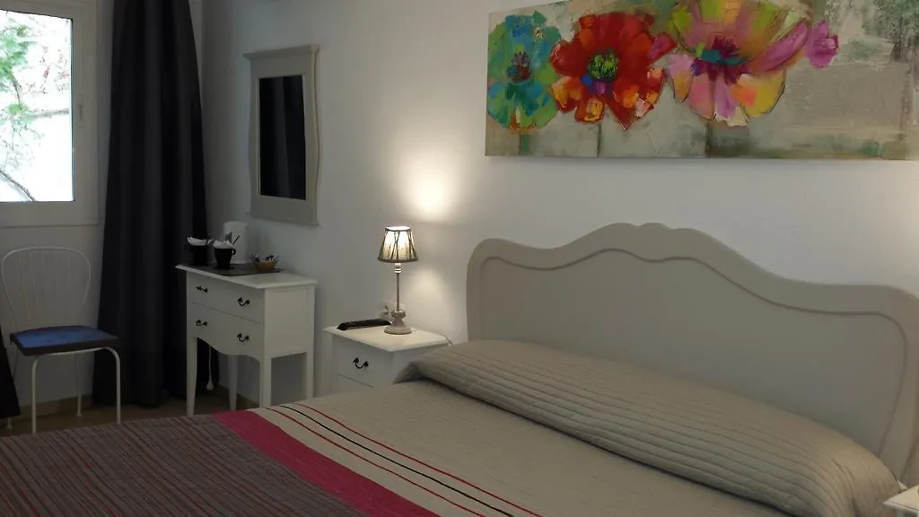 Hostal Tres Soles Hotel Nerja Spain