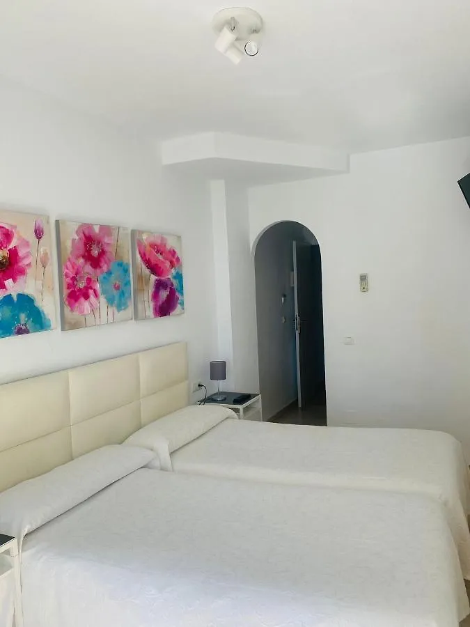 ** Pensjonat Hotel Hostal Tres Soles Nerja Hiszpania