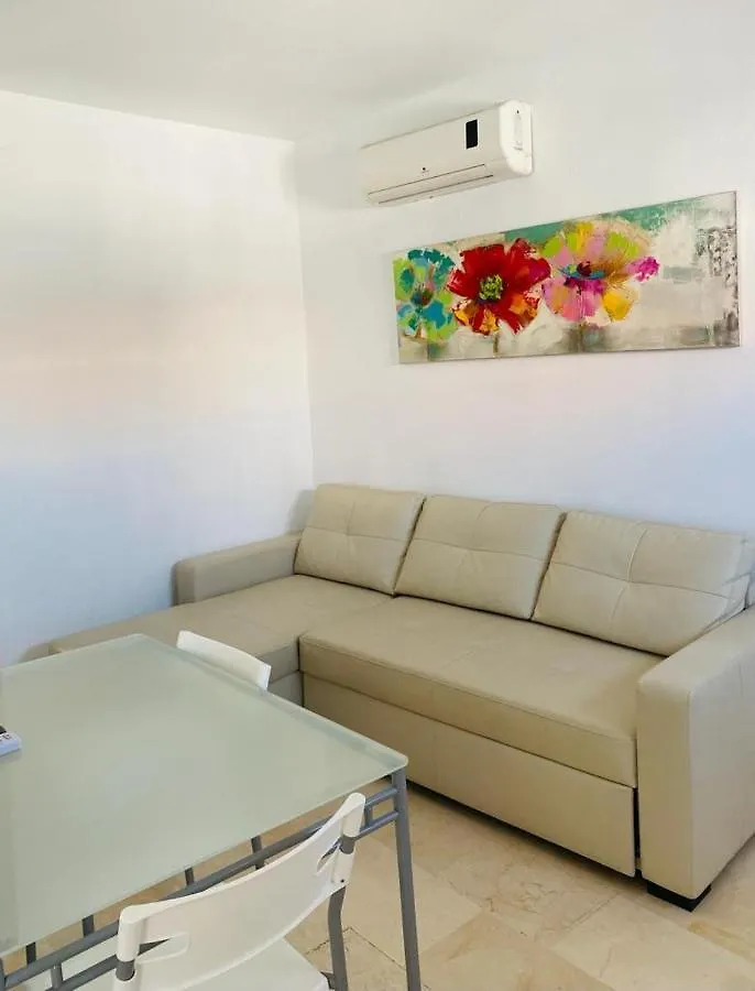 Hostal Tres Soles Nerja Pensjonat