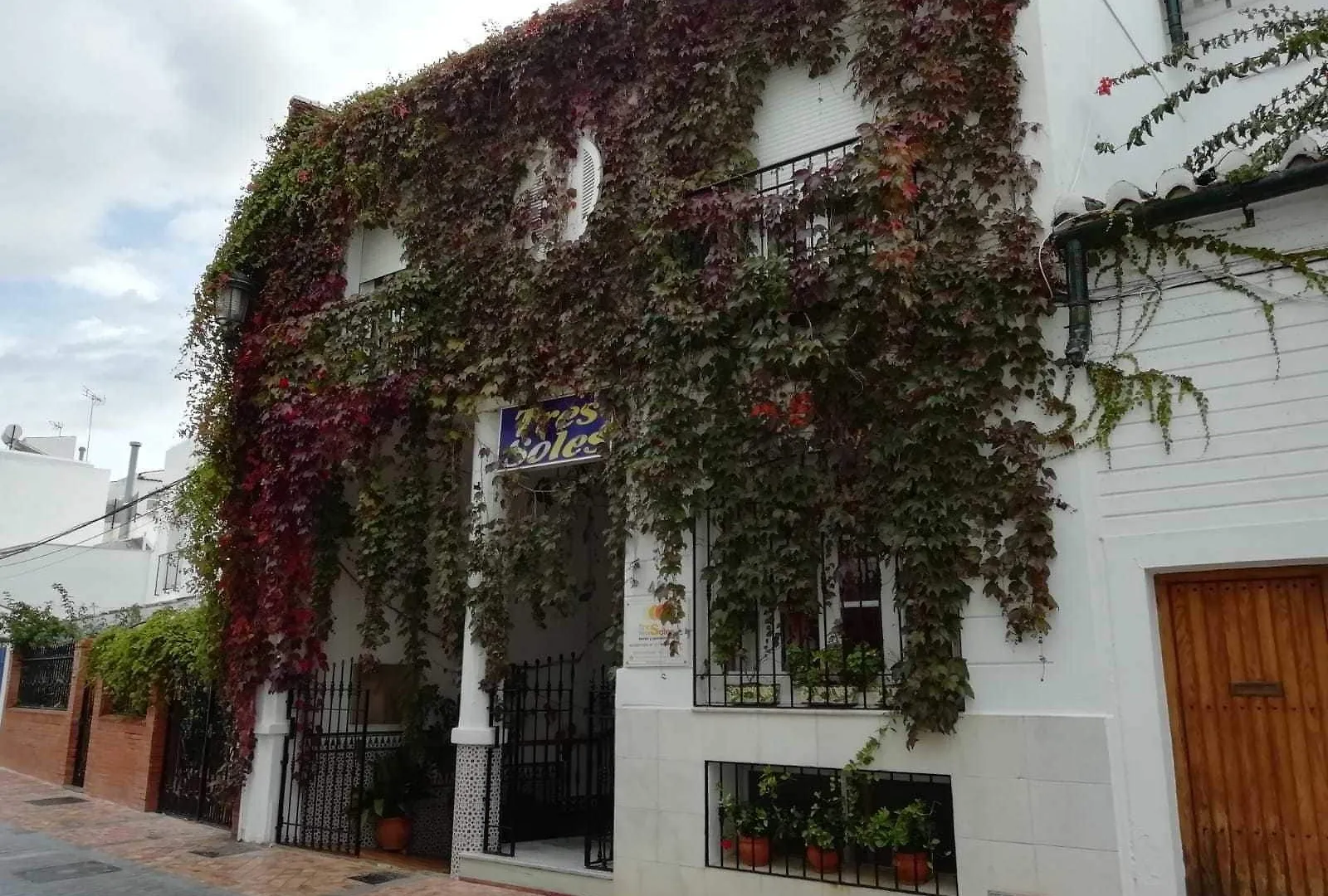 Hotel Hostal Tres Soles Nerja 2*,