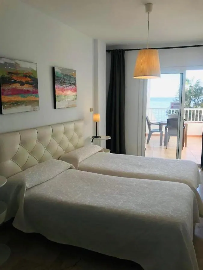 Hostal Tres Soles Nerja 2*,  Espanha