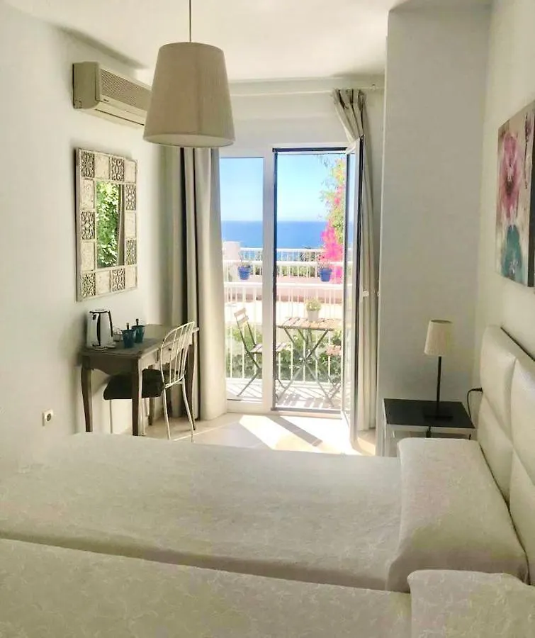 Hostal Tres Soles Nerja Espanha