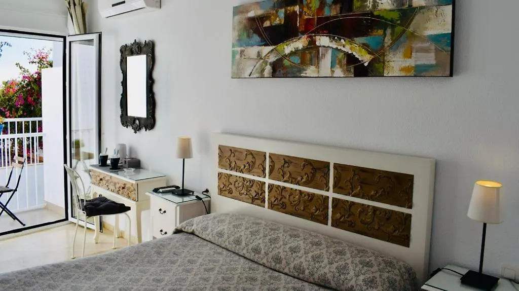Hostal Tres Soles Nerja Guest house